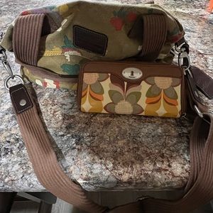 Fossil bag with wallet